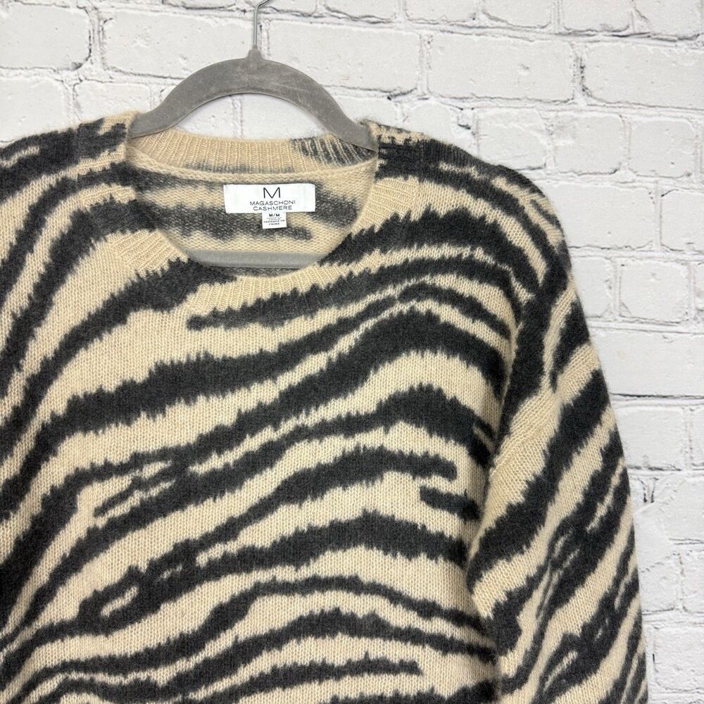 M Magaschoni Cashmere Pullover Crewneck Sweater Women Size M Tiger Print Cozy - Picture 3 of 9